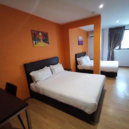 קוצ'ינג Padungan Hotel מראה חיצוני תמונה